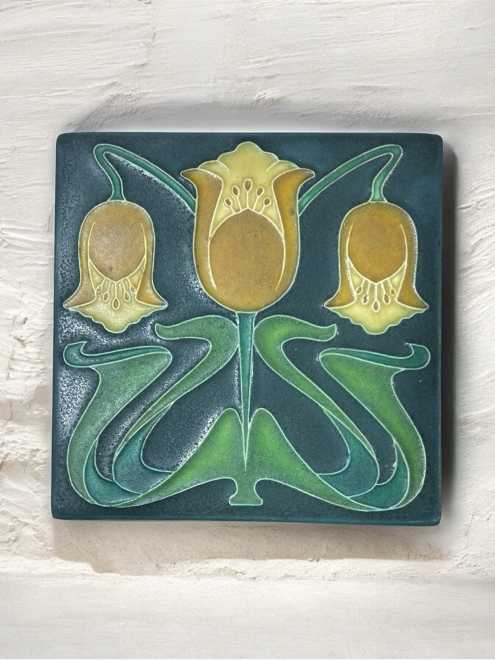 Motawi Tile Works Art Nouveau Collection Tulips 6”x6”x15mm
